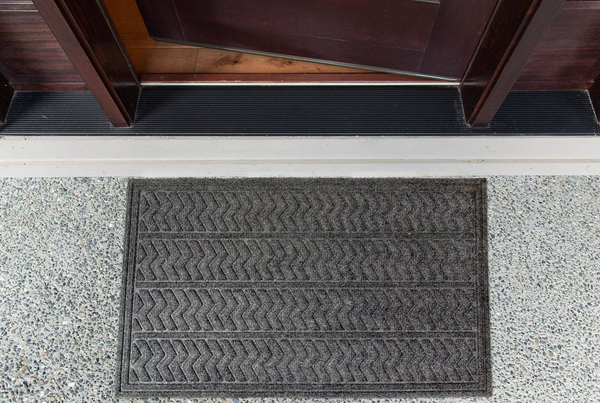 DII® Dark Gray Chevron Hog Mat